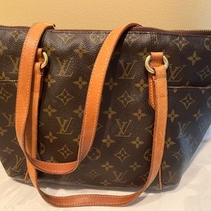 Louis Vuitton Purse